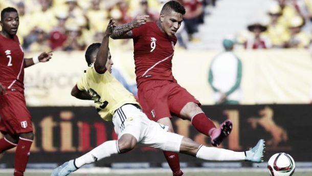 Perú debuta en las Eliminatorias cayendo ante Colombia en Barranquilla