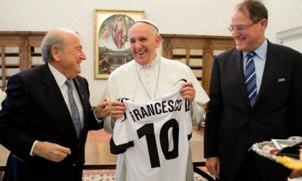 Blatter dal Papa: "Thohir e i cinesi un bene per il calcio? Forse..."