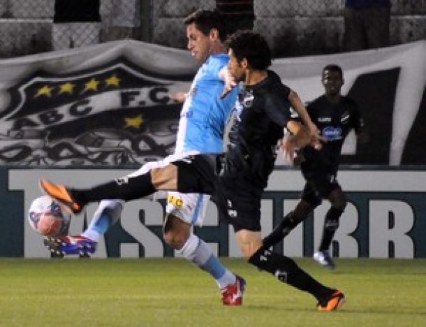 Em jogo de desesperados, ABC bate o Paysandu por 3 a 0 e conquista sua primeira vitória na Série B Em jogo de desesperados, ABC bate o Paysandu por 3 a 0 e conquista sua primeira vitória na Série B