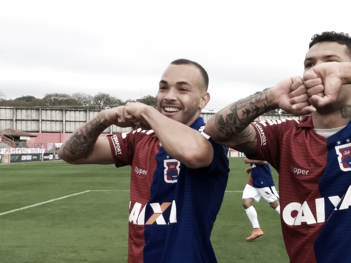 Com gol de Rodolfo, Paraná vence e empurra América-MG para zona do rebaixamento Com gol de Rodolfo, Paraná vence e empurra América-MG para zona do rebaixamento