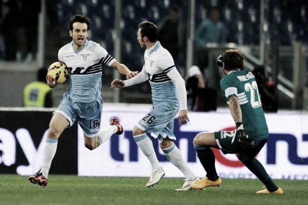 Parolo e Klose devastano il Milan: all'Olimpico finisce 3-1 per la Lazio
