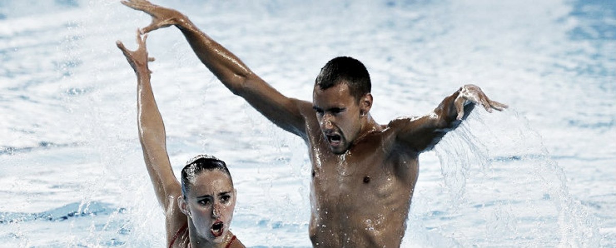 España se estrena en natación artística con un bronce en dúo técnico mixto