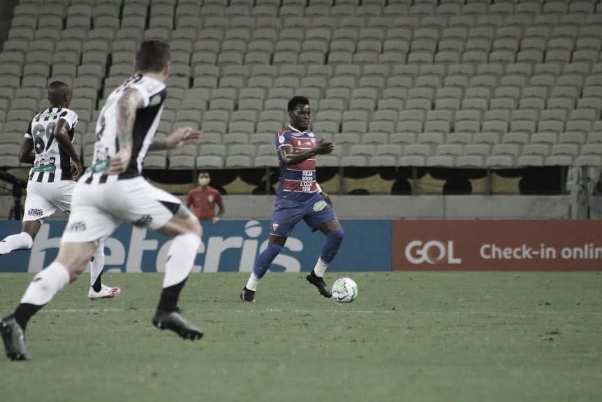 Paulão reclama de falta em gol do Ceará no Clássico-Rei: "VAR nunca se posiciona" Paulão reclama de falta em gol do Ceará no Clássico-Rei: "VAR nunca se posiciona"