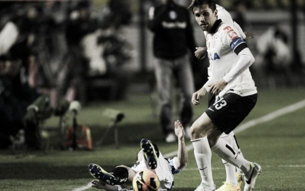 Em partida fraca, Corinthians e Grêmio empatam sem gols