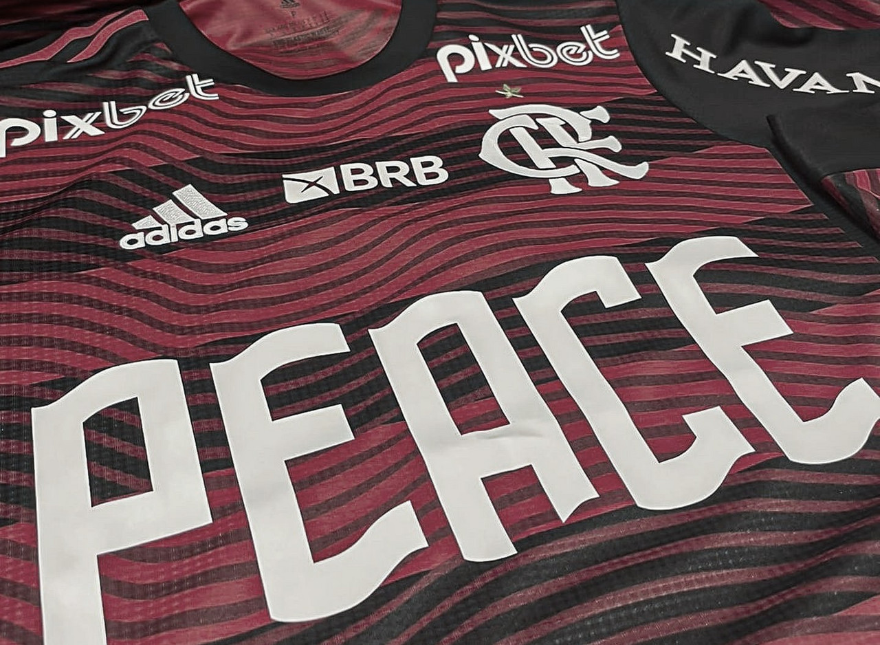 Flamengo jogará contra o Vasco com mensagem de "paz" pela Ucrânia na camisa