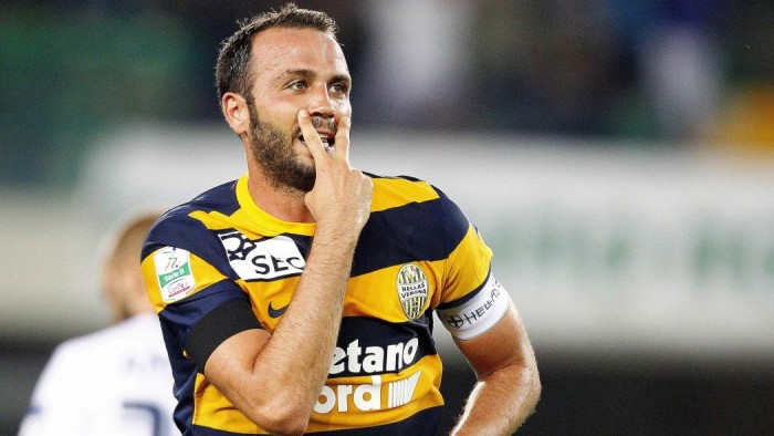 Serie B - Pazzini rilancia il Verona: 1-0 al Bari e primo posto