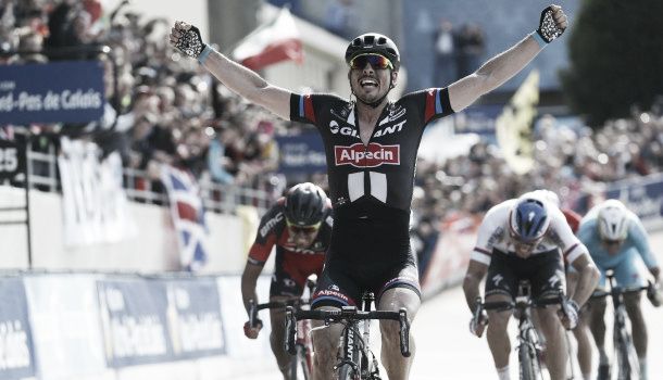John Degenkolb triunfa na árdua clássica do Paris-Roubaix