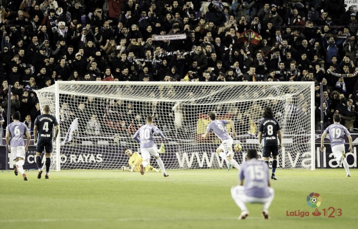 El Real Valladolid se lleva el derbi por la mínima