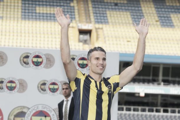Van Persie thanks United CEO Woodward after Fenerbache move