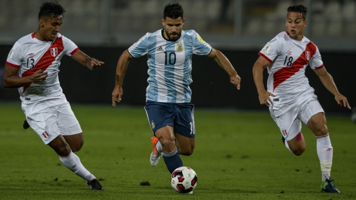 Qualificazioni Russia 2018, l'Argentina frena senza Messi: 2-2 con il Perù