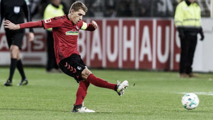 Petersen decide mais uma vez, Freiburg confirma recuperação e supera Mönchengladbach