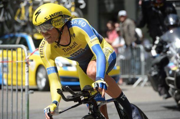 Vuelta a Espana Stage 10: Contador into red