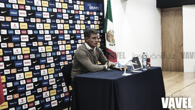 Míchel González: "Tengo que felicitar a mis jugadores". 