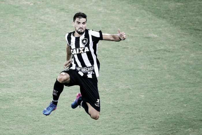 Botafogo luta até o fim, arranca empate contra Colo-Colo e avança na Libertadores