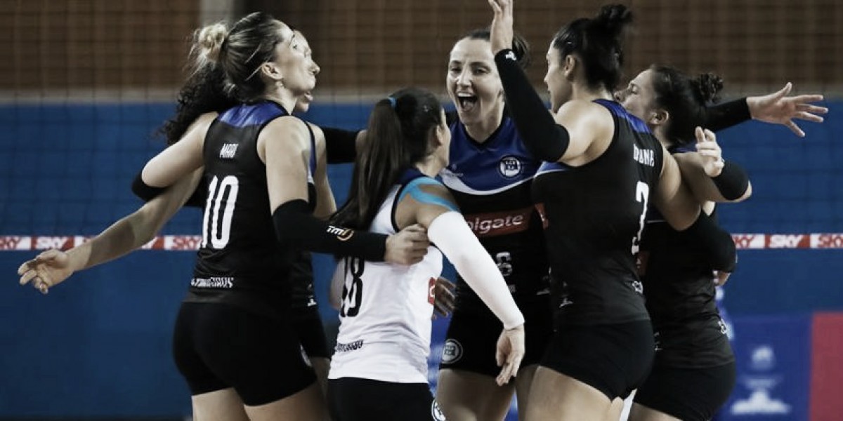 Pinheiros bate Brasília e conquista última vaga dos playoffs da Superliga Feminina Pinheiros bate Brasília e conquista última vaga dos playoffs da Superliga Feminina