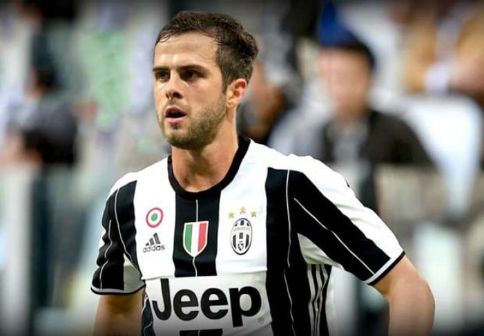 Juventus, Pjanic: "Siamo una grande squadra. Trequartista o regista? Sono a disposizione per tutto"