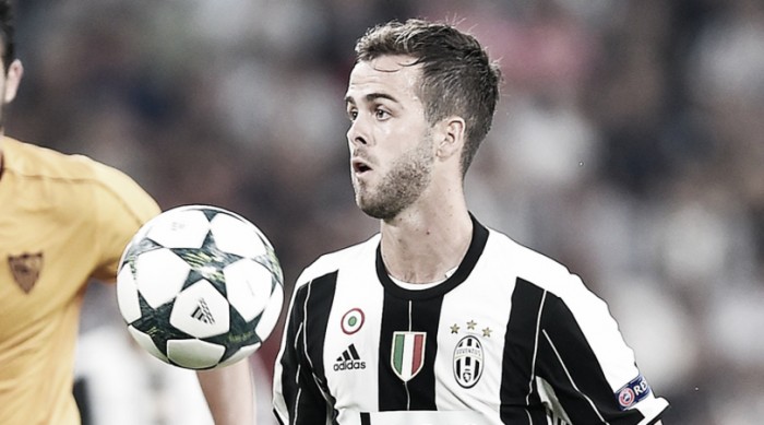 Juve, gli orizzonti di Pjanic: "Vogliamo raggiungere tutti gli obiettivi" Juve, gli orizzonti di Pjanic: "Vogliamo raggiungere tutti gli obiettivi"