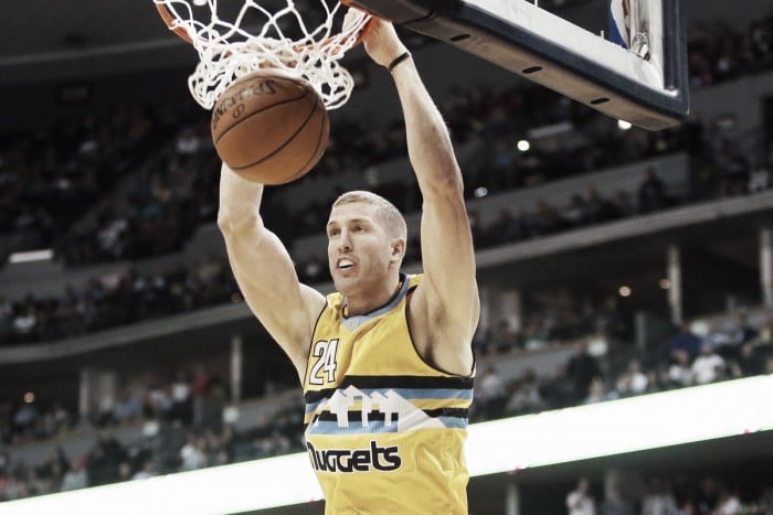 NBA - Mason Plumlee rinnova coi Denver Nuggets