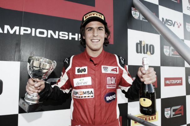 Fernando Urrutia alcanza el podio en la BRDC F4