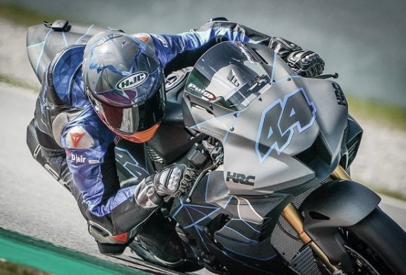 Pol Espargaró: “La ilusión es la misma que cuando
subí a MotoGP”