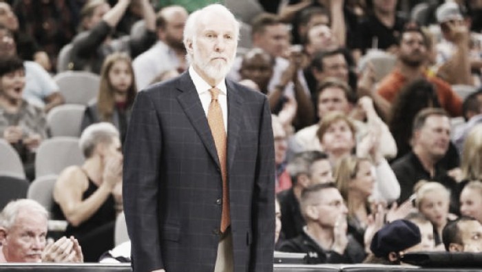 Nba, Popovich furioso con i suoi dopo la vittoria sui Mavs: "Prestazione patetica"