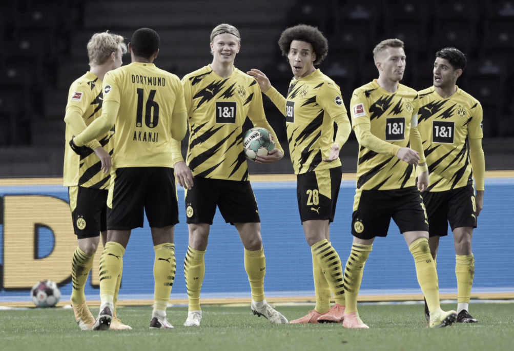 Goleada
del Borussia Dortmund en Berlín y debut histórico