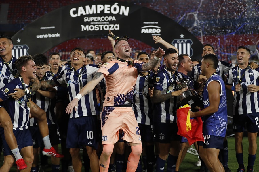 Talleres se quedó con la Supercopa Internacional ante River - VAVEL ...