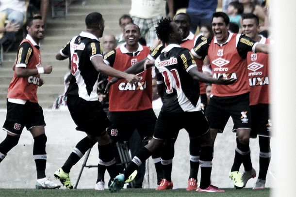 Vasco vence Fluminense e ofusca apresentação de Ronaldinho Gaúcho