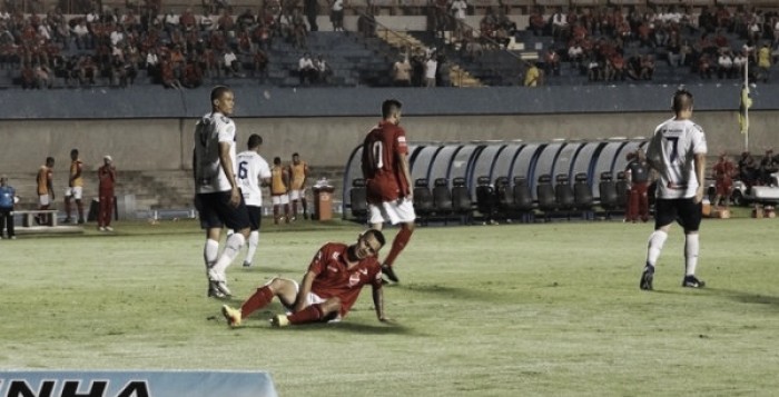 Em jogo movimentado, Vila Nova e Goianésia empatam sem gols