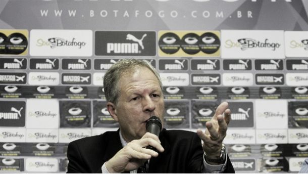 Botafogo anuncia contratação dos uruguaios Navarro e Bazallo