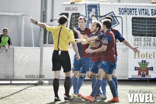 Unión Popular de Langreo - Real Sporting de Gijón B: una final de cuatro puntos