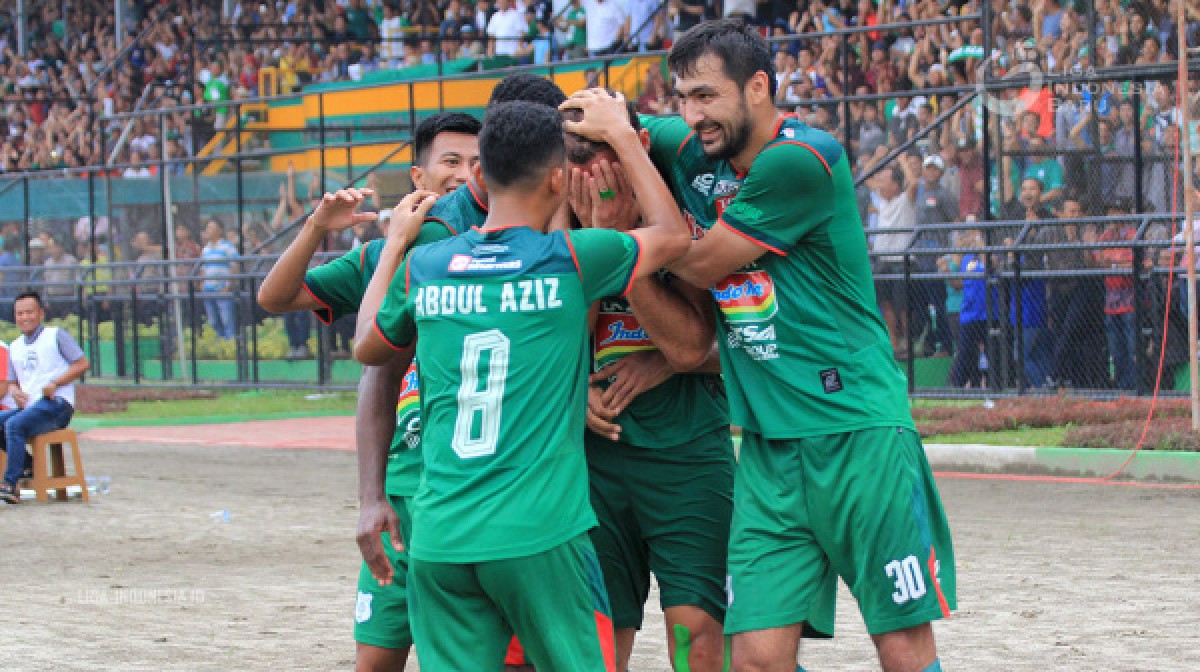 Libas Arema FC, PSMS Merangsek ke Papan Tengah