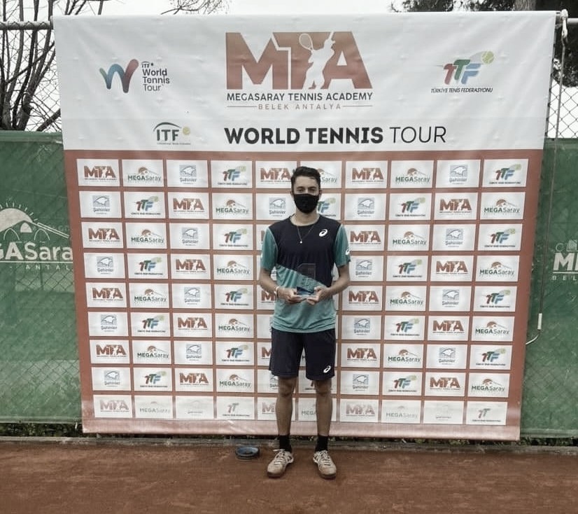 Sem perder sets, brasileiro Matheus Pucinelli ganha primeiro título profissional Sem perder sets, brasileiro Matheus Pucinelli ganha primeiro título profissional