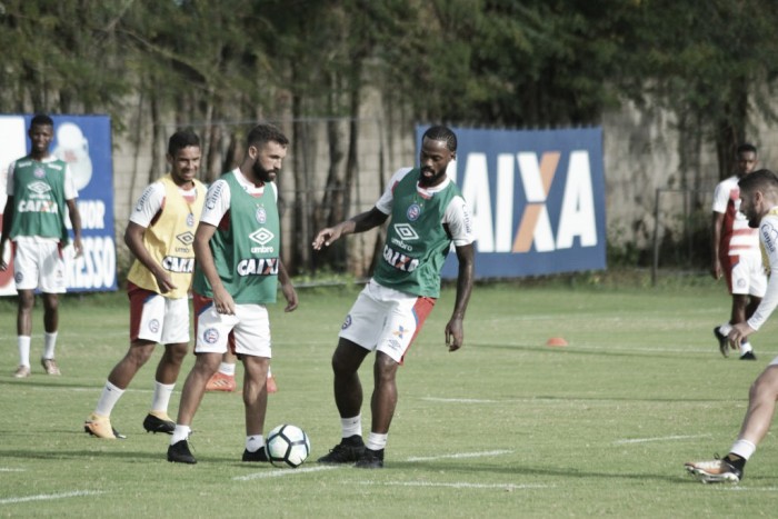 Com Régis entre titulares, Carpegiani começa a definir Bahia para duelo contra Fluminense