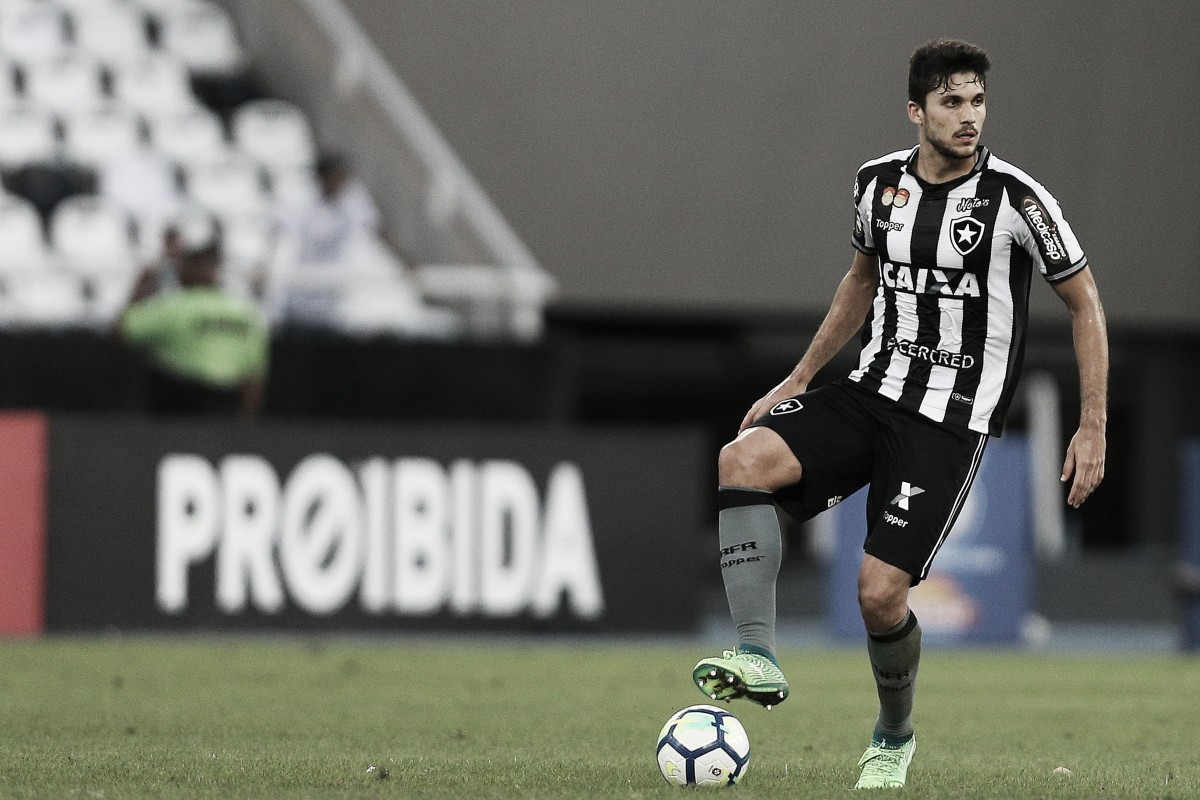 Igor Rabello mostra indignação com pênalti contra o Botafogo: "Ficou claro que não foi"