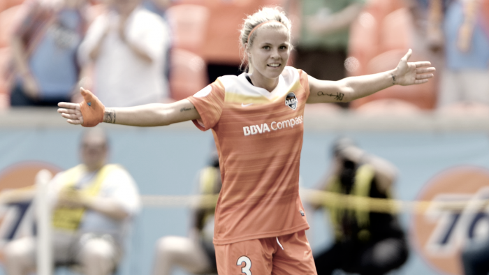 The Houston Dash re-sign Rachel Daly