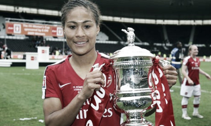 Rachel Yankey pens new deal