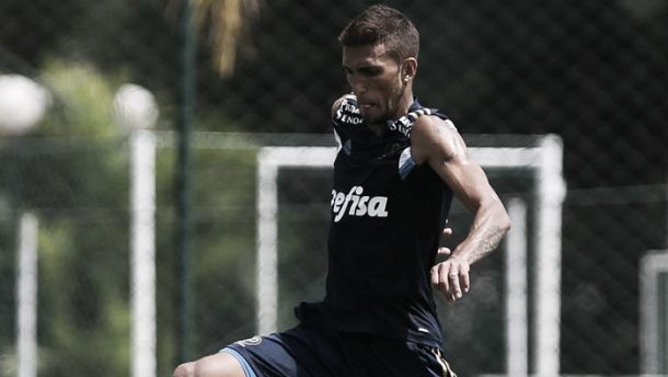 Rafael Marques ganha chance entre titulares do Palmeiras após se destacar em treino