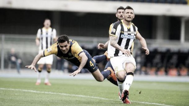 Rafael Márquez es expulsado en la derrota del Hellas Verona ante Udinese
