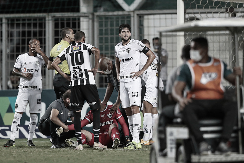 Atlético-MG confirma fratura no ombro do goleiro Rafael Atlético-MG confirma fratura no ombro do goleiro Rafael