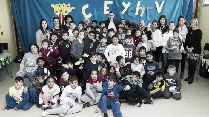 Los alumnos del Colegio Guitarrista Tàrrega acogen a Cheryshev