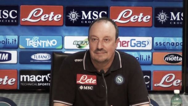 Napoli, Benitez: "Vietato pensare alla Roma, adesso sotto con l'Atalanta"