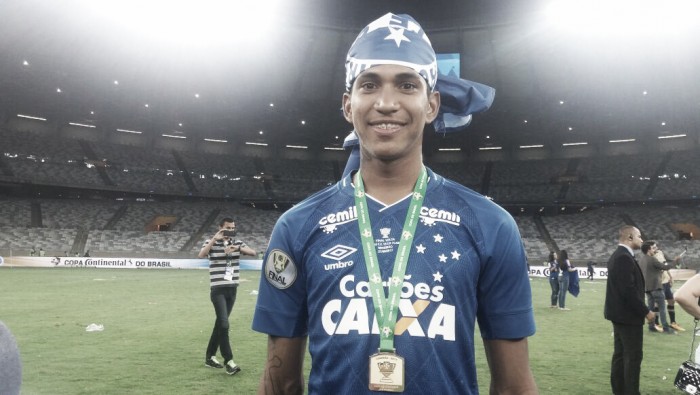 Raniel comemora título do Cruzeiro, mas lamenta lesão: "Era um sonho para mim"
