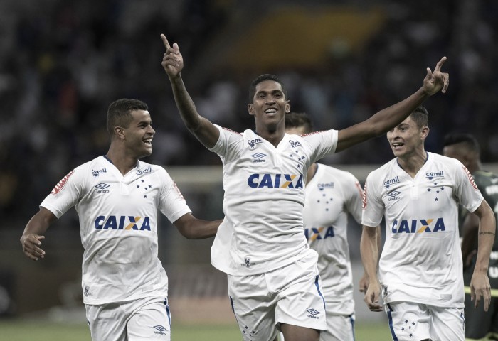 Diretor de futebol do Cruzeiro, Marcelo Djian nega proposta do Grêmio por Raniel