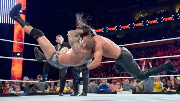 Monday Night Raw 11/4/14 Review