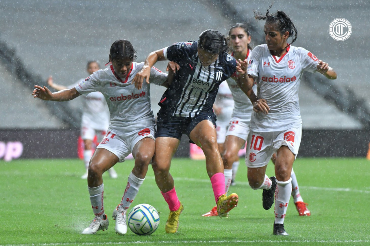 Lluvia
de goles en victoria de Rayadas sobre Toluca Femenil