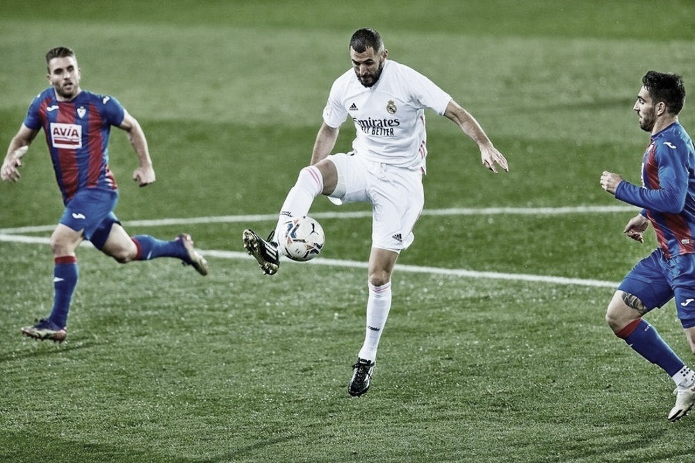 Com começo elétrico de jogo, Real Madrid derrota Eibar fora de casa Com começo elétrico de jogo, Real Madrid derrota Eibar fora de casa