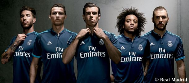 El Real Madrid presenta la tercera equipación de la temporada 2015/16