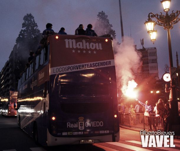 Fotos e imágenes de la celebración de ascenso a la Liga Adelante del Real Oviedo