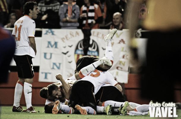 Fotos e imágenes del Valencia 5-0 Basilea de los cuartos de final de la UEFA Europa League